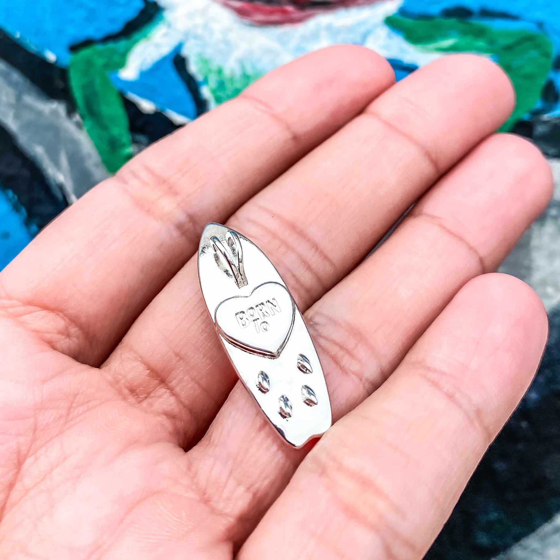What's the surf forecast for today? While Surfline helps with the swell, wind & wave forecasts we help you show off your passion for surfing. Whether you're surfing or just checking the waves at Pipeline, take your surfboard, always. Shop the December birthstone surf jewelry online or at a surf shop near you.