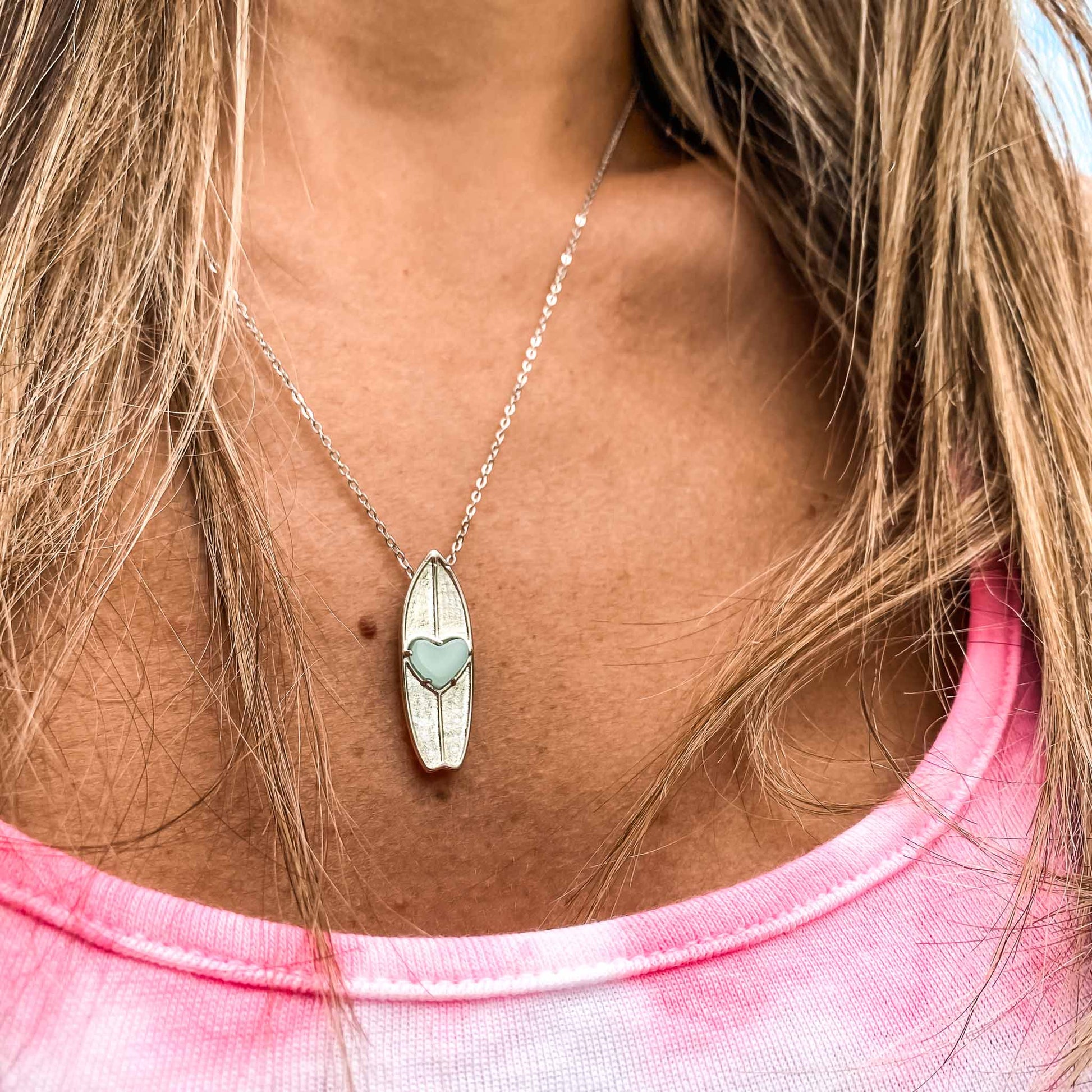 What's the surf forecast for today? While Surfline helps with the swell, wind & wave forecasts we help you show off your passion for surfing. Whether you're surfing or just checking the waves at Pipeline, take your surfboard, always. Shop the March birthstone surf jewelry online or at a surf shop near you.